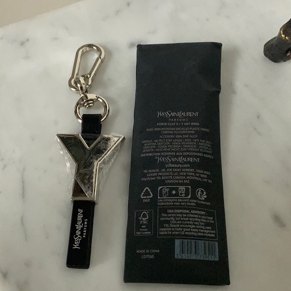 Yves Saint Laurent “Y” key ring Parfums Key Chain Metal New - Picture 3 of 4